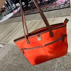 Micheal Kors Kempton Handbag